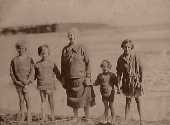Teddy, Bunty,Emma, Chick & Jean