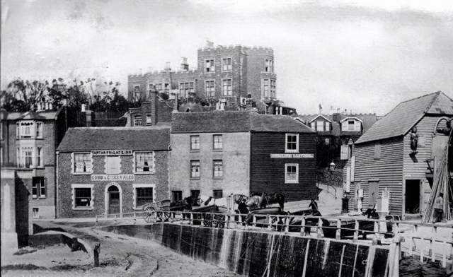 Tartar Frigate about 1900. What memories this pub holds for us Mocketts!