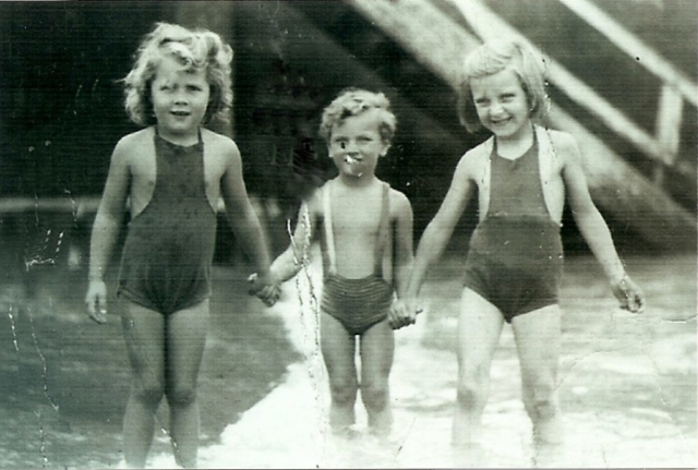 1944