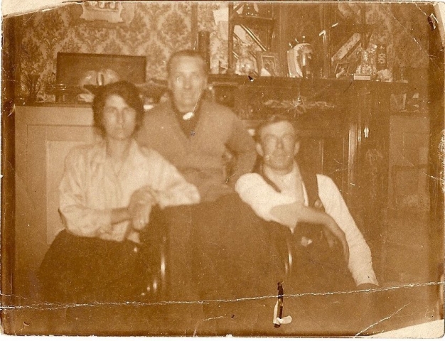 Florence L Gillingham, Rebecca L Hendy (her mother) & Horace G Mockett-1 Florence 1897 - 1953