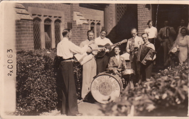 Wilfreds wedding band